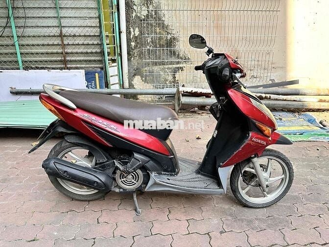 honda click máu êm zin chưa bung.không hao xăng