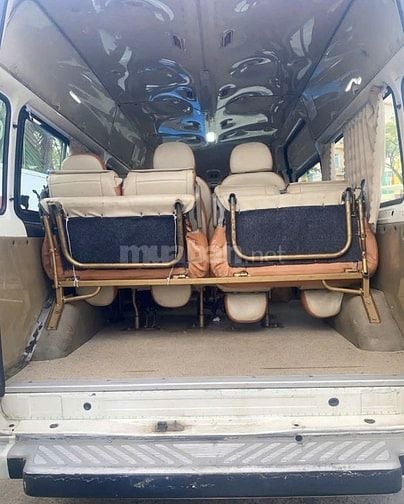 Ford Transit – Bán xe ô tô khách 16 chỗ, đời 2013