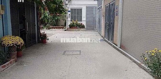 Cho thuê nhà 1 trệt 3 lầu thiết kế thoáng ô tô đậu trong nhà hẻm QL 13