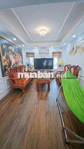 - Vài bước ra mặt phố Tựu Liệt, gần chợ – siêu thị – trường học – Giá