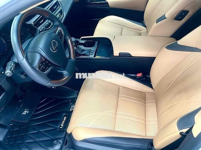 Lexus ES 2023 300h - 20000 km