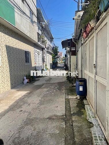 BÁN GẤP!!!  NHÀ CẤP 4 – FULL NỘI THẤT  – ĐƯỜNG THÔNG DĨ AN