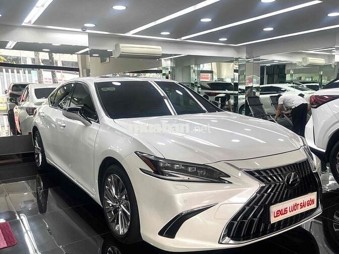 Lexus ES 2023 300h - 20000 km