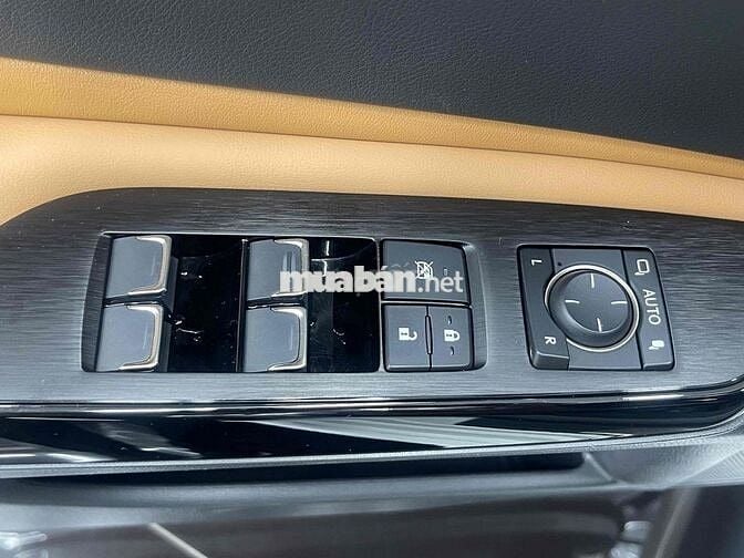 Lexus ES 2023 300h - 20000 km