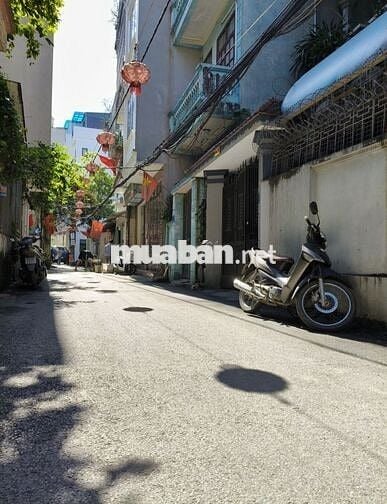 SIÊU HIẾM BÁN ĐẤT TẶNG NHÀ C4 Ô TÔ 16 CHỖ ĐỖ CỬA VÀO NHÀ THOẢI MÁI