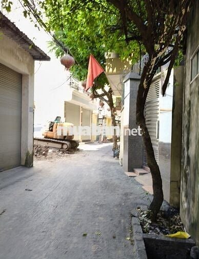 SIÊU HIẾM BÁN ĐẤT TẶNG NHÀ C4 Ô TÔ 16 CHỖ ĐỖ CỬA VÀO NHÀ THOẢI MÁI