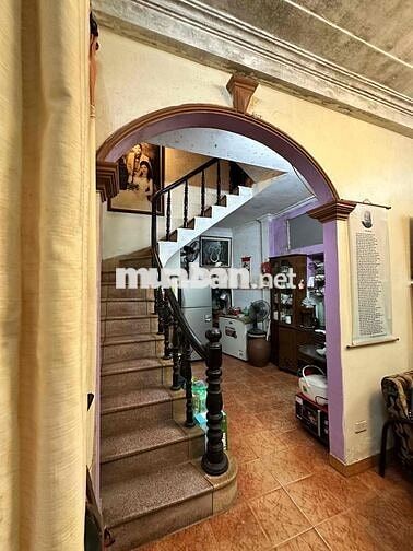 Nhà phố ngay Trung Tâm Hà Nội gần Quốc Tử Giám 3 phòng ngủ