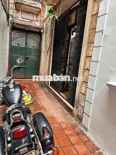 Nhà phố ngay Trung Tâm Hà Nội gần Quốc Tử Giám 3 phòng ngủ