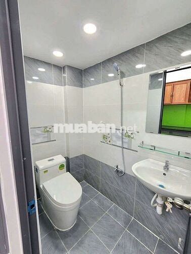 Bán nhà 1T1L SHR dt 84m2 kế bên trường cao đẳng Y Dược SG giá 870triệu