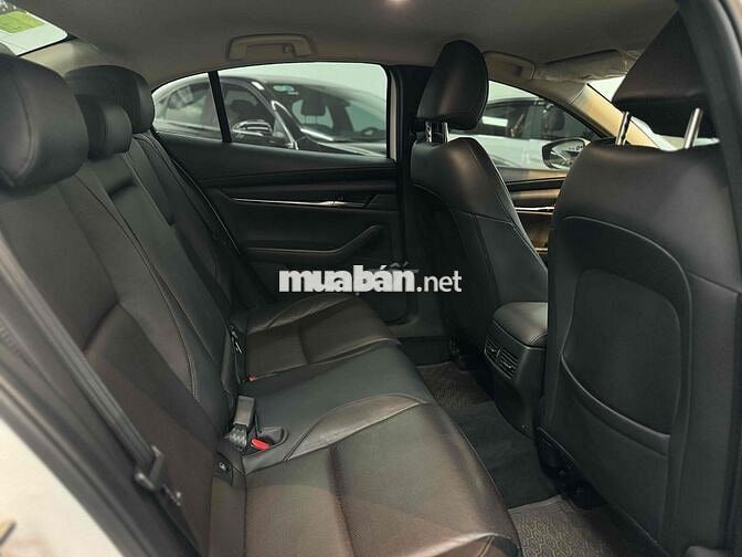 Mazda 3 2022 1.5L Luxury - 7000 km | Trùm mền