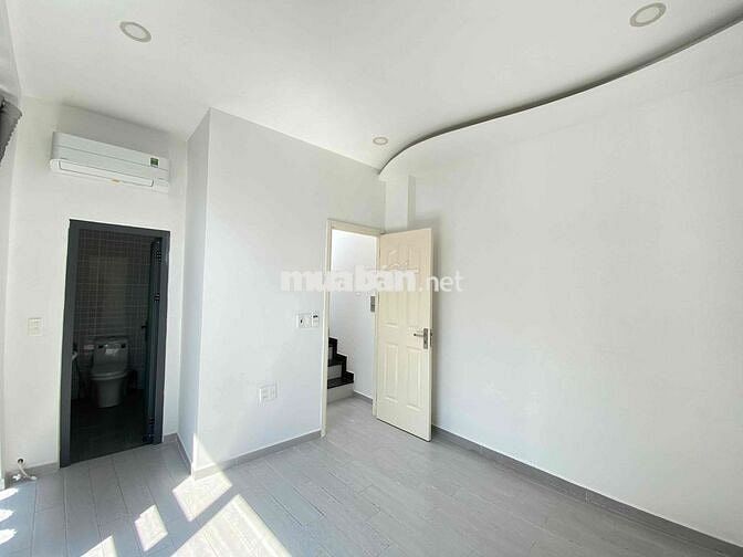 Cho Thuê Nhà Đẹp Hẻm Xe Hơi Cách Mặt Tiền Chỉ 10M