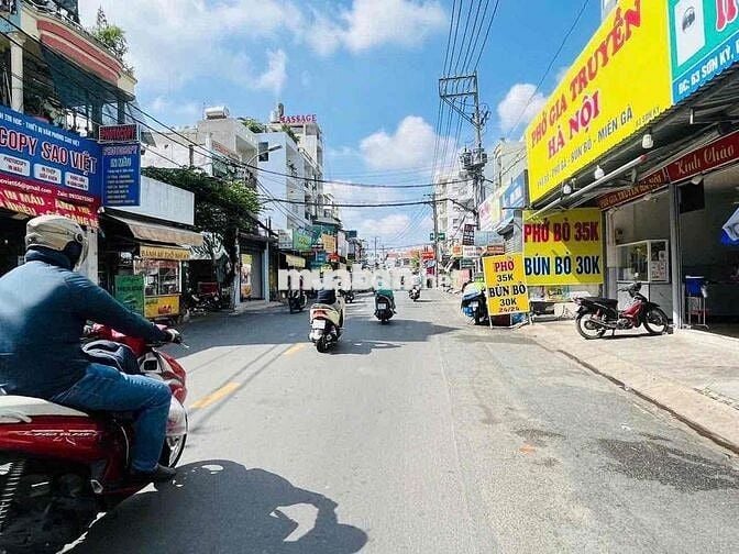 chính chủ cần bán gấp lô đất  đẹp hẻm xe tải