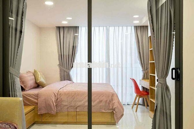 CHO THUÊ CĂN HỘ QUẬN 1, FULL NỘI THẤT, THANG MÁY, GẦN CV LÊ VĂN TÁM