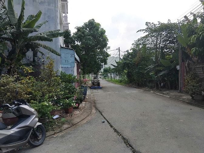 Bán lô đất góc 2 mặt tiền KDC đường số 12, P Trường Thanh, cũ