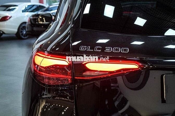 Mercedes GLC 300 4Matic 2023 - 9000 km