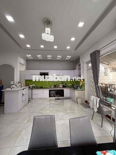 Nhà ngang lớn gần 5m Quận 10 • Gần ĐH Kinh Tế HCM • nở hậu • hơn 9 tỷ!