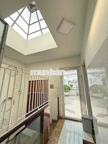 Nhà ngang lớn gần 5m Quận 10 • Gần ĐH Kinh Tế HCM • nở hậu • hơn 9 tỷ!