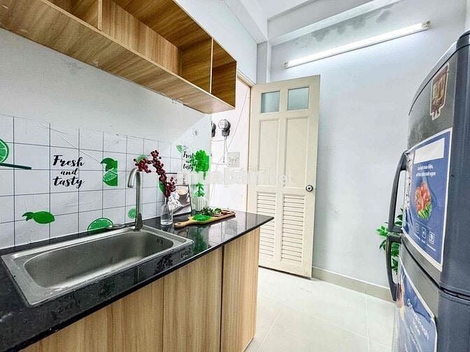 Căn hộ 1 phòng ngủ cửa sổ ban công cực rẻ ngay Đại học Văn Lang