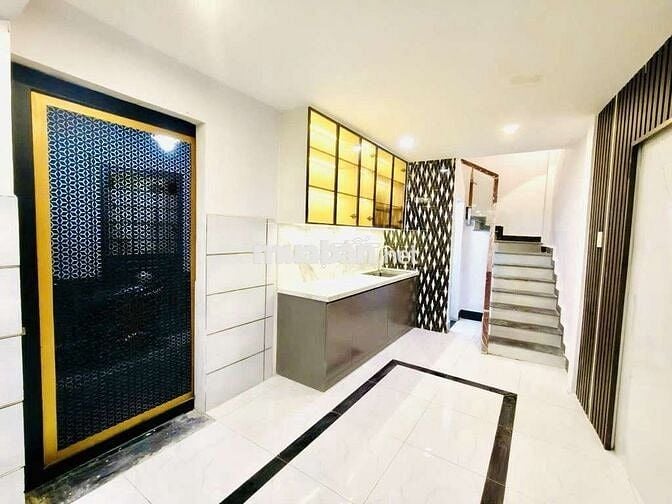 Nguyễn Tri Phương Q10 -Hẻm thông -3 tầng -chỉ nhỉnh 5 tỷ