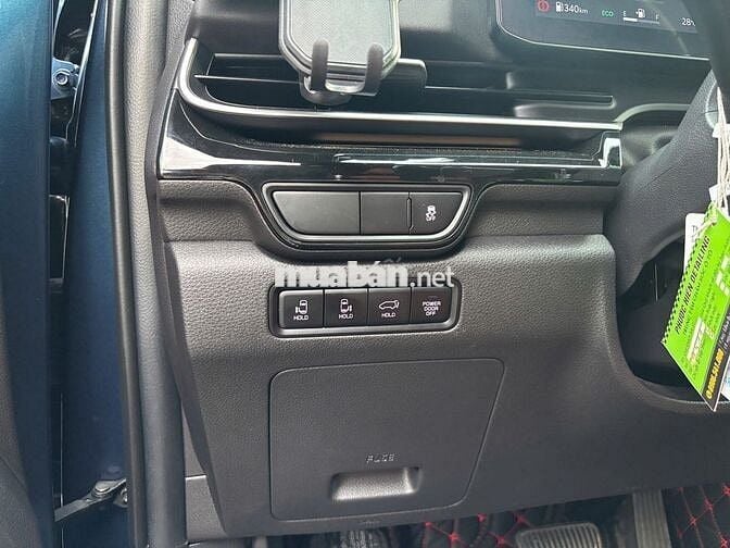 Kia Carnival 2025 Signature 2.2D - 25000 km