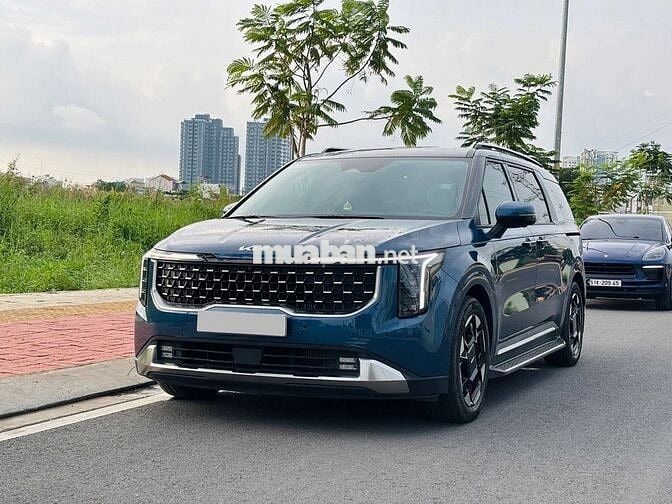 Kia Carnival 2025 Signature 2.2D - 25000 km