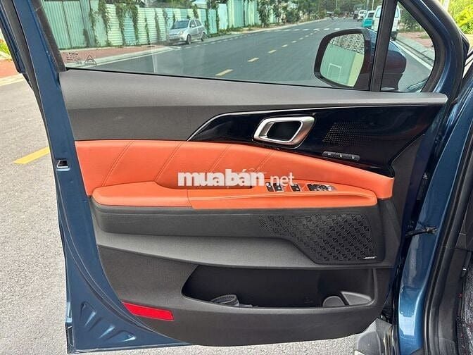 Kia Carnival 2025 Signature 2.2D - 25000 km