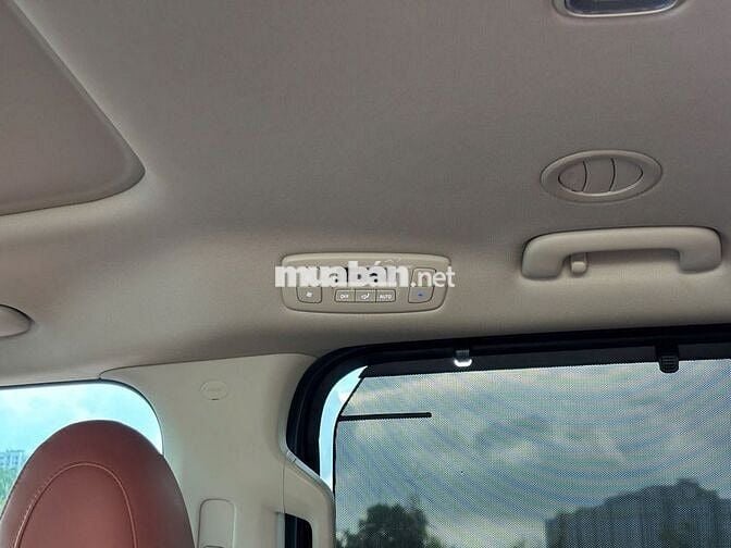 Kia Carnival 2025 Signature 2.2D - 25000 km