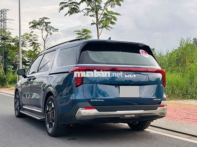 Kia Carnival 2025 Signature 2.2D - 25000 km