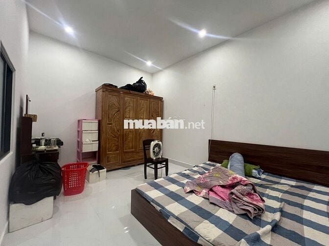 Bán nhà đường Hòa Sâm kẹp cống, vị trí siêu đẹp vừa ở vừa kinh doanh