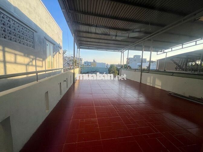 Bán nhà đường Hòa Sâm kẹp cống, vị trí siêu đẹp vừa ở vừa kinh doanh