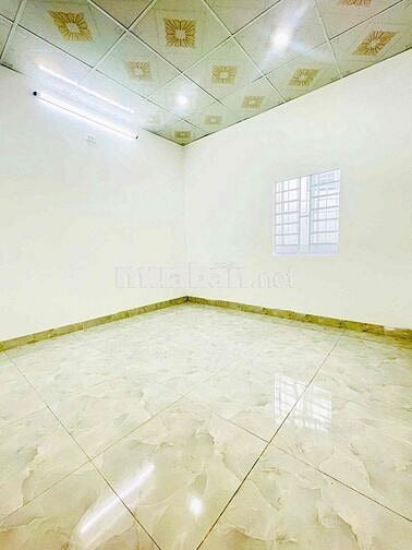 Nhà gác đúc phong cách hiện đại ngay bến xe thành phố