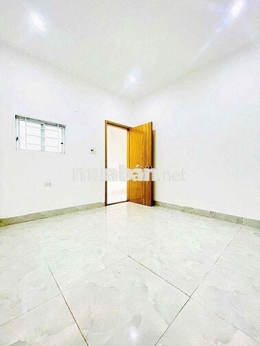 Nhà gác đúc phong cách hiện đại ngay bến xe thành phố