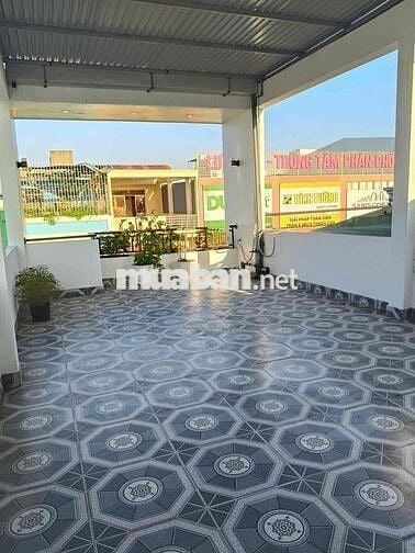 chính chủ cần bán gấp nhà đường lê thạch , sau bến xe trung tâm đà năn