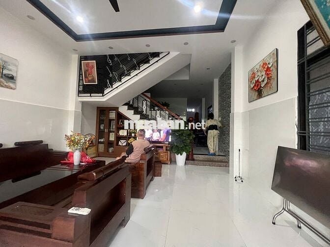 Bán nhà đường Hòa Sâm kẹp cống, vị trí siêu đẹp vừa ở vừa kinh doanh