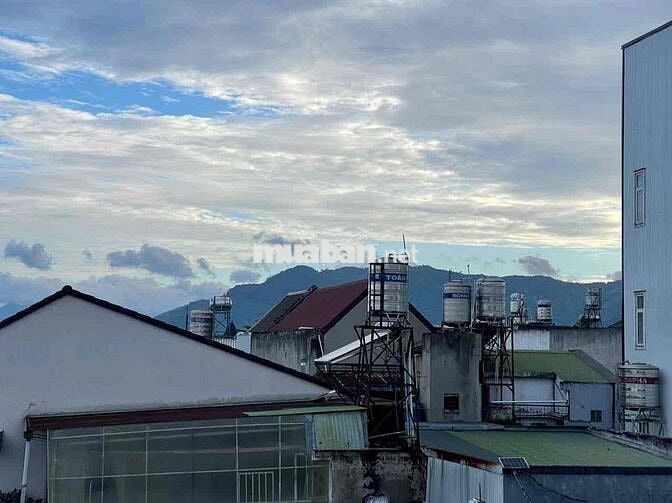 Nhà trung tâm Bảo Lộc DT: 97,5m Full thổ cư nhà mới 4 phòng ngủ