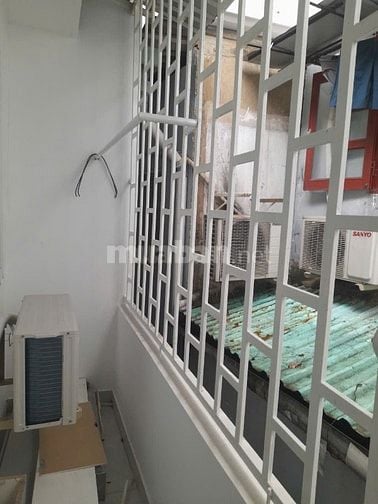 Nhà 2 tầng có nội thất mới Q1/furnished 2-Flr 2 BR house in center D1