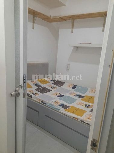 Nhà 2 tầng có nội thất mới Q1/furnished 2-Flr 2 BR house in center D1