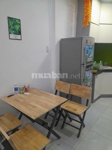 Nhà 2 tầng có nội thất mới Q1/furnished 2-Flr 2 BR house in center D1