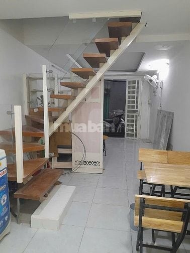 Nhà 2 tầng có nội thất mới Q1/furnished 2-Flr 2 BR house in center D1
