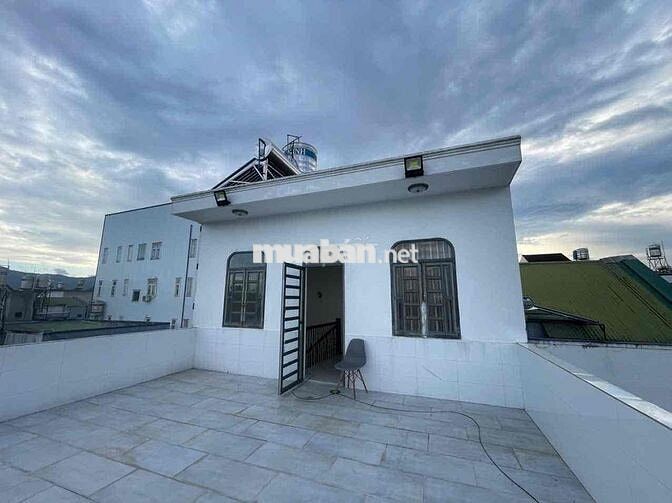 Nhà trung tâm Bảo Lộc DT: 97,5m Full thổ cư nhà mới 4 phòng ngủ