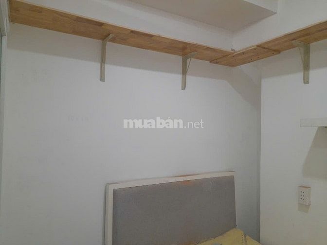 Nhà 2 tầng có nội thất mới Q1/furnished 2-Flr 2 BR house in center D1