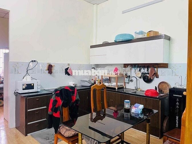 Nhà mới kiên cố góc 2 mặt tiền H. 994 Trần Phú Bảo Lộc 216m2 Full thổ