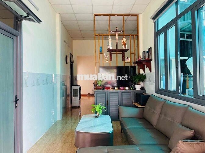 Nhà mới kiên cố góc 2 mặt tiền H. 994 Trần Phú Bảo Lộc 216m2 Full thổ