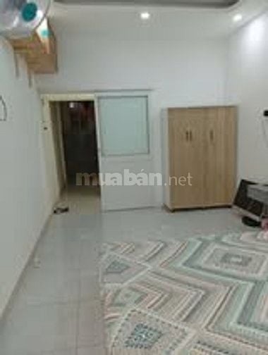 Nhà 2 tầng có nội thất mới Q1/furnished 2-Flr 2 BR house in center D1