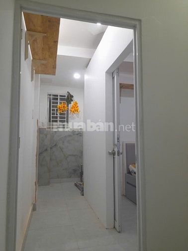 Nhà 2 tầng có nội thất mới Q1/furnished 2-Flr 2 BR house in center D1