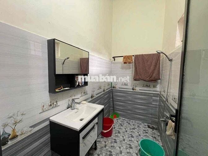 Nhà mới kiên cố góc 2 mặt tiền H. 994 Trần Phú Bảo Lộc 216m2 Full thổ