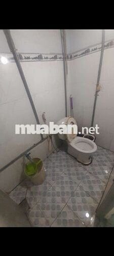 Nhà sạch sẽ dọn vào ở đc liền ,gác lửng 1pn ,1 wc, xe bagac để đc sân