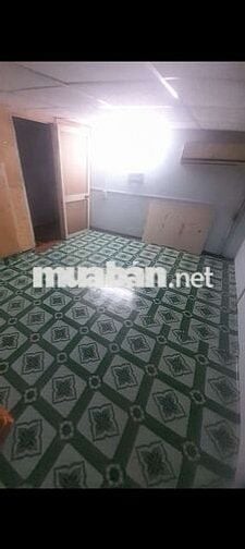 Nhà sạch sẽ dọn vào ở đc liền ,gác lửng 1pn ,1 wc, xe bagac để đc sân