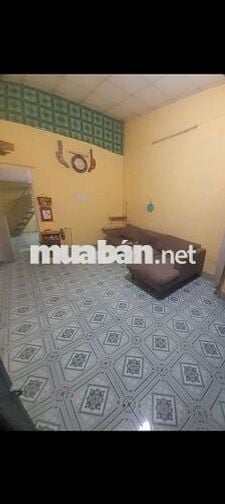 Nhà sạch sẽ dọn vào ở đc liền ,gác lửng 1pn ,1 wc, xe bagac để đc sân