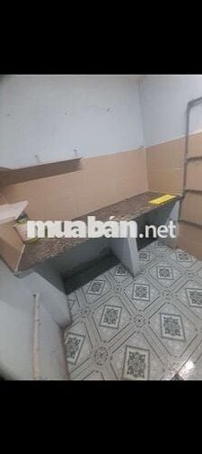 Nhà sạch sẽ dọn vào ở đc liền ,gác lửng 1pn ,1 wc, xe bagac để đc sân